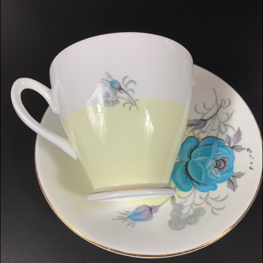 CROWNFORD FINE BONE CHINA MADE IN ENGLAND